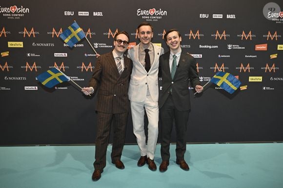 Les candidats suédois de KAJ sur le Tapis turquoise de l'Eurovision, le 11 mai 2025, à Bâle, en Suisse. © Jessica Gow / TT / Code 10070