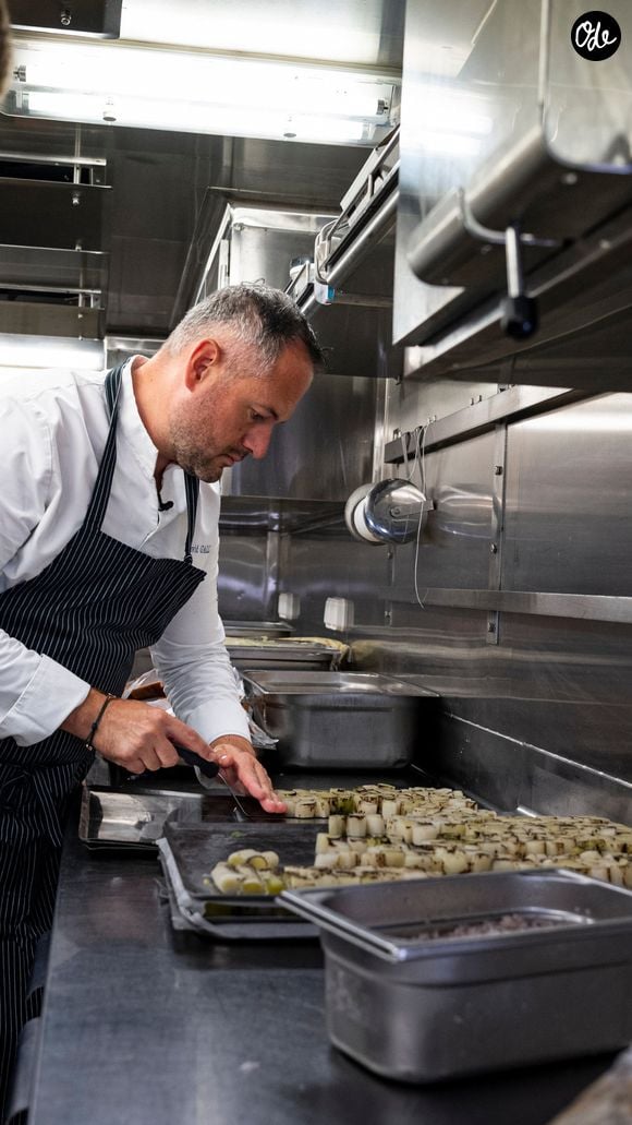 Très attaché à sa région, David Gallienne souligne qu’il a choisi de rester en Normandie et de défendre ce territoire à travers sa cuisine.

David Gallienne, gagnant de "Top Chef".