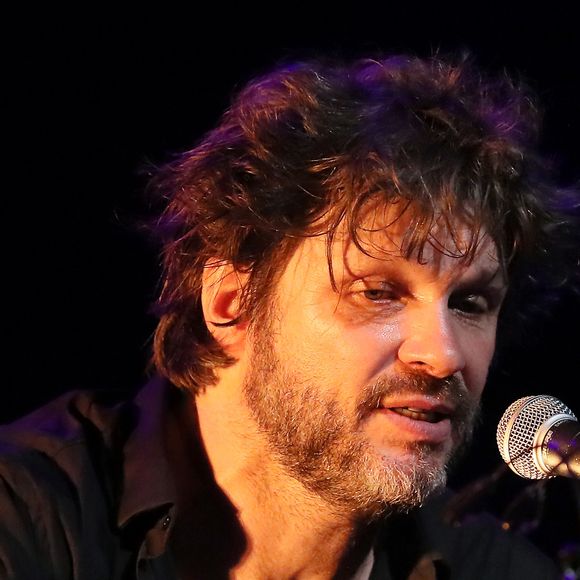 Exclusif - Bertrand Cantat (ex-membre du groupe "Noir Désir" et actuel membre du groupe "Détroit") fait une pause dans sa carrière musicale et se lance dans une tournée de lecture de textes poétiques avec deux musiciens autour de lui
© Patrick Bernard/ Bestimage