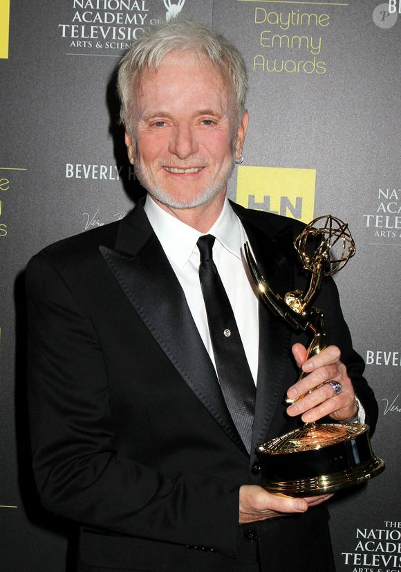 Il a un record : celui d'avoir eu huit Daytime Emmy Awards pour sa performance.

Anthony Geary
38e cérémonie annuelle des Daytime Emmy Awards - Salle de presse.
La cérémonie s'est déroulée à l'hôtel Beverly Hilton le 23 juin 2012.
 Photo bySteven Bergman / AFF/ABACAPRESS.COM