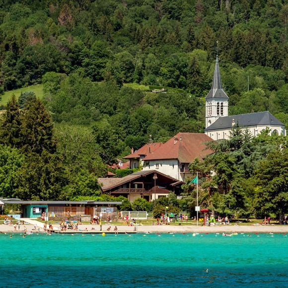 A savoir le lac d'Annecy

Sevrier (74) : vue sur la ville au bord du Lac d'Annecy - Photo de Piel G/ANDBZ/ABACAPRESS.COM