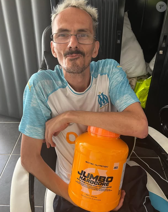 Dans la nuit de dimanche 17 à lundi 18 août, le streamer Jean Pormanove, est mort après douze journées retransmises en direct sur la plateforme Kick. Le streamer français Jean Pormanove, dit "JP", est mort.