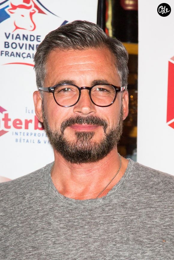 Après avoir quitté le service public en 2025, Olivier Minne a rejoint M6, où il présente notamment Le Maillon faible, Pandore et bientôt, Le Meilleur Pâtissier. 

Olivier Minne lors de la soirée « Le bœuf à la Mode » au restaurant « Le Louchébem » à Paris, le 12 octobre 2017. Photo de Nasser Berzane/ABACAPRESS.COM