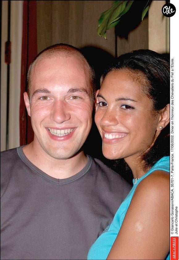 Julie et Christophe au dîner en l'honneur des Chevaliers du Fiel à l'Etoile, Paris, France, le 17/06/2002. Crédit Giancarlo Gorassini/Abaca