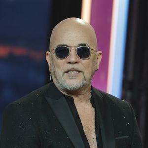 Les incendies en Gironde touchent particulièrement Pascal Obispo, très attaché au Cap Ferret.

Pascal Obispo - Les célébrités se mobilisent pour la 38ème édition du Téléthon dans les studios de France 2 à Paris. 
© Coadic Guirec / Bestimage