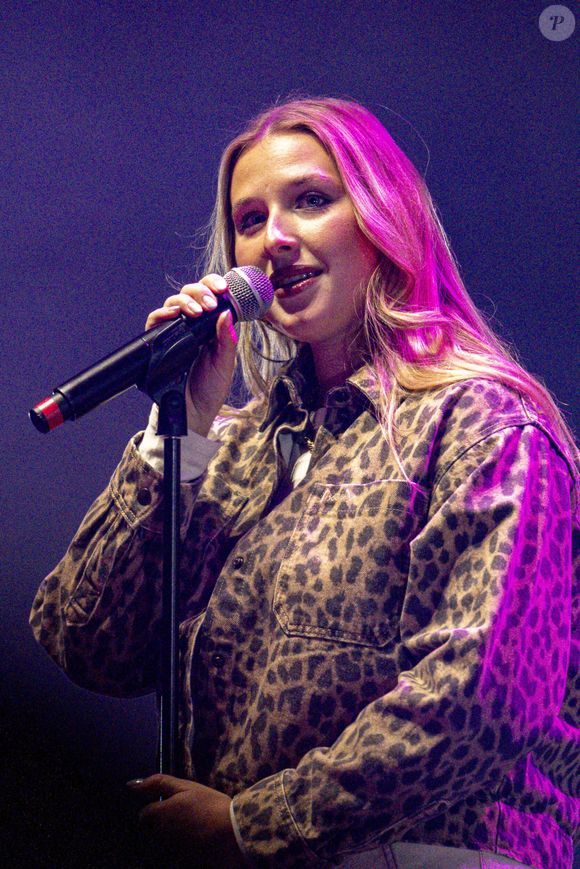 A cette occasion, elle a accordé une interview au "Parisien"
Helena - Les artistes se produisent lors du concert "Scoop Live" de Radio Scoop à la LDLC Arena de Décines près de Lyon, le 25 février 2025. 
© Sandrine Thesillat / PsnewZ / Bestimage