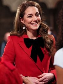 Kate Middleton au concert de Noël : la vérité derrière son imposant noeud