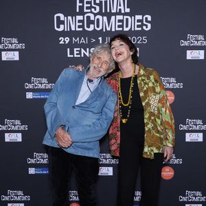 Exclusif - Anny Duperey et Pierre Richard en photocall lors de la présentation du film "L'homme qui a vu l'ours qui a vu l'homme" au festival "Ciné Comédies" à Lens-Liévin, le 29 mai 2025.
© Denis Guignebourg/Bestimage

Créateur : Denis Guignebourg / Bestimage