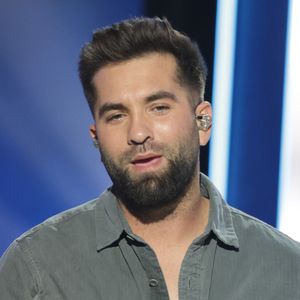 Kendji Girac publiera son autobiographie "Mi vida" le 1er octobre aux éditions Flammarion.


Kendji Girac - Les célébrités se mobilisent pour la 38ème édition du Téléthon dans les studios de France 2 à Paris © Coadic Guirec / Bestimage