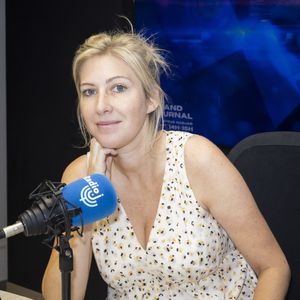 Exclusif - Amanda Sthers était l'invitée de S.Nadjar à Radio J - Paris, le 16 juin 2022.

Photo : Jack Tribeca / Bestimage