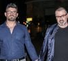 Mais aussi à Fadi Fawaz qui fût le dernier partenaire en date de George Michael... Si c'est bien lui qui retrouva le chanteur inanimé, son nom ne figure pas parmi les héritiers.

George Michael vu en balade avec son petit ami, Fadi Fawaz à Zurich, en Suisse, le 4 juillet 2015. Photo Splash/Abaca