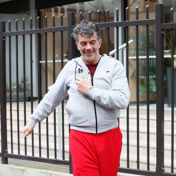 Exclusif - Stéphane Plaza a été surpris par les photographes et vidéastes à la sortie d'un RDV à Paris, le 27 février 2025.
©AGENCE / BESTIMAGE