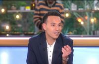 Mohamed Bouhafsi répond à une remarque de Dave dans "C à vous" sur France 5.