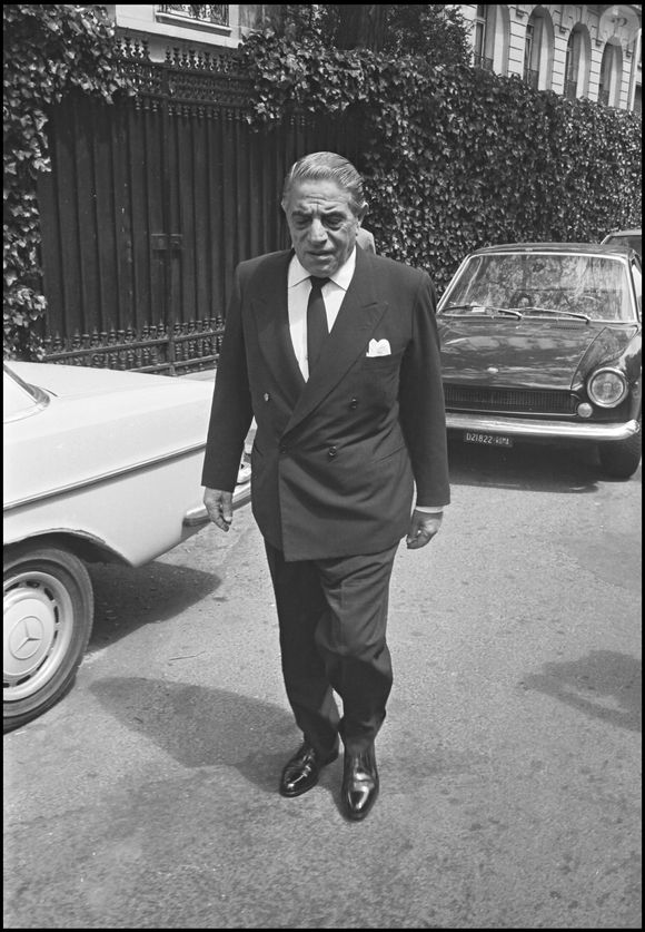 Archives - Aristote Onassis dans la rue.
Crédit : AGENCE / BESTIMAGE