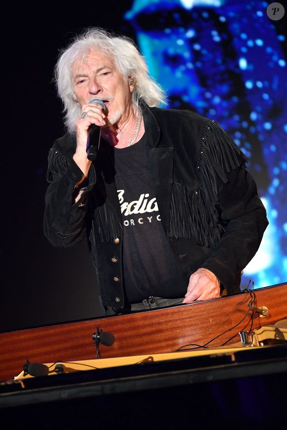 Exclusif - Hugues Auffray durant le deuxième jour d'enregistrement de l'émission de télévision "Nice Jazz Festival" au Théâtre de Verdure à Nice © Bruno Bebert / Bestimage