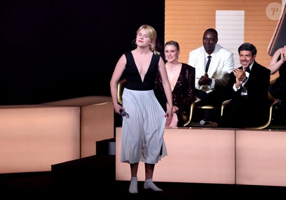 Zaho de Sagazan, Greta Gerwig, Omar Sy, Pierfrancesco Favino - Cérémonie d'ouverture du 77ème Festival International du Film de Cannes, au Palais des Festivals à Cannes. Le 14 mai 2024.
© Borde-Jacovides-Moreau / Bestimage