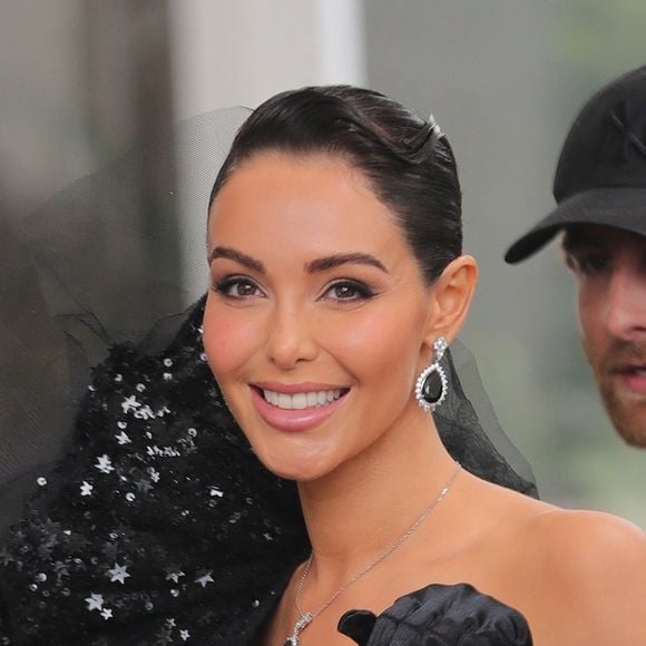 Nabilla Benattia à la sortie de l'hôtel "Martinez" lors du 76ème Festival International du Film de Cannes, le 20 mai 2023.