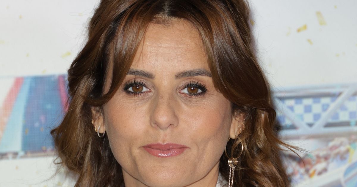 Dans le dressing de Faustine Bollaert, un pull en matière noble d'une maison française créée il y a 40 ans, une véritable institution