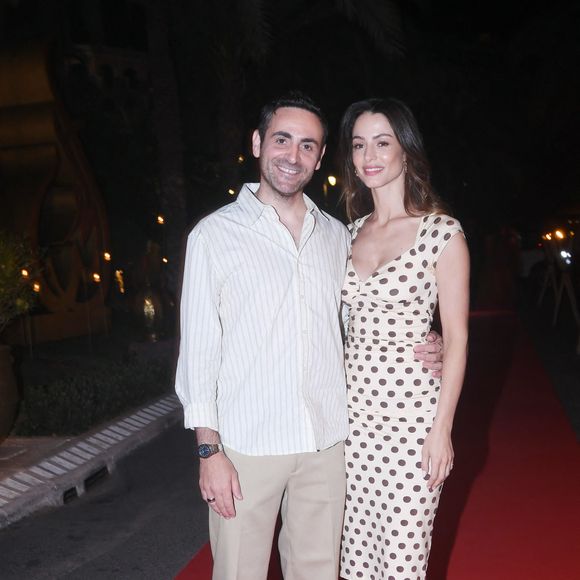 Pour la soirée de clôture de l'évènement, ce 6 juin 2026, de nombreuses célébrités se sont réunies au Palais des Congrès.

Camille Combal et sa femme Marie lors de la 1re édition du Marrakech Comedy Festival.

© Rachid Bellak / Bestimage