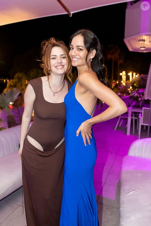 et Alizé Lim

Exclusif - Louise Aubery et Alize Lim - Photocall à la suite Sandra & Co lors du Festival International des Séries de Cannes, Canneseries Saison 8, à l’hôtel JW Marriott Cannes le 28 avril 2025.

© Aurelio Stella / William Sanches Tavares / Evenjoy / Bestimage