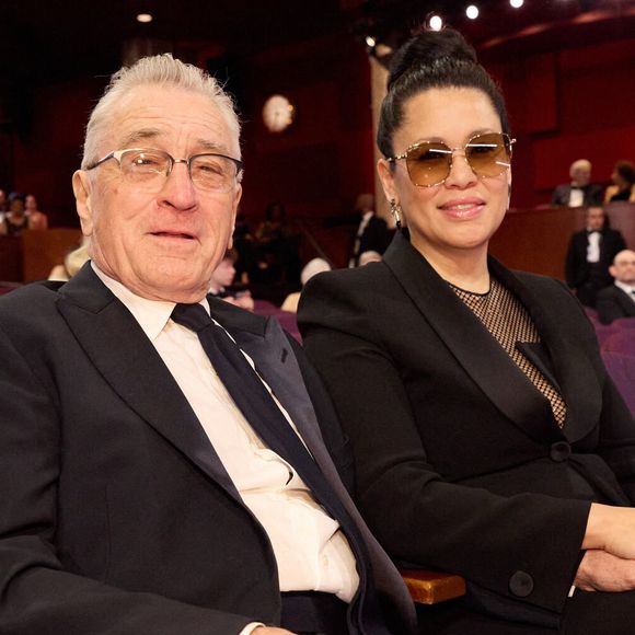 Robert De Niro, candidat aux Oscars®, et Tiffany Chen lors de la 96e cérémonie des Oscars® au Dolby® Theatre at Ovation Hollywood à Los Angeles, CA, USA le dimanche 10 mars 2024, ©sb/Avalon/ABACAPRESS.COM