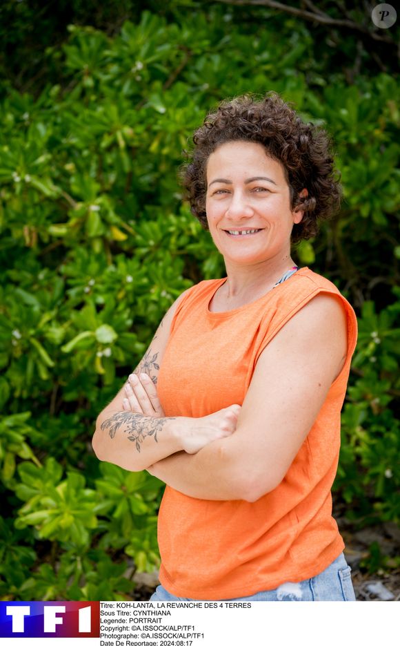 Avant de quitter le jeu, Cynthiana lui avait pour rappel donné une coco au conseil.

Cynthiana dans "Koh-Lanta, La Revanche des 4 Terres"