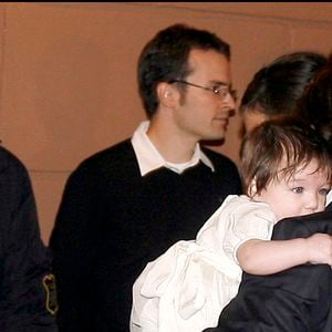 Tom Cruise et sa fille Suri accompagnée de Katie Holmes au restaurant Da Nino à Rome avant leur mariage.