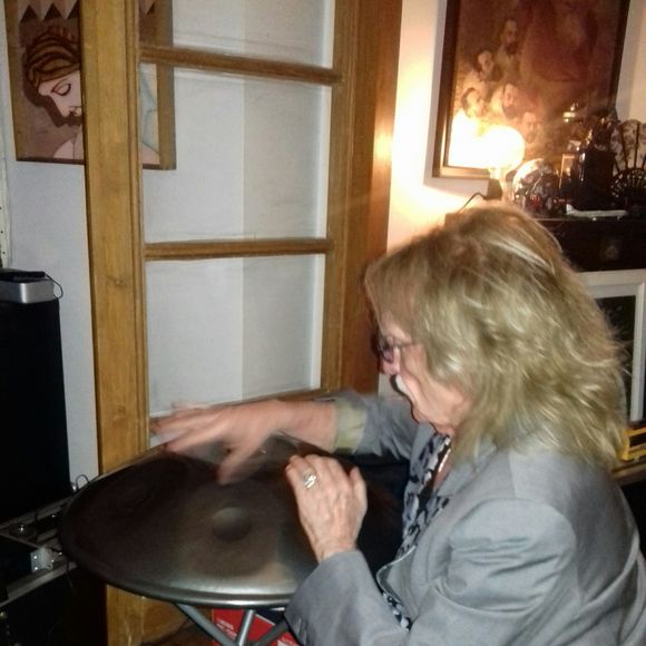 Exclusif -  Le chanteur Christophe (Daniel Bevilacqua) dans son appartement parisien avec des amis le 29 et 30 juillet 2019
© Philippe Baldini / Bestimage