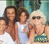 Fils de Yannick Noah, ancien champion de tennis devenu chanteur, et de Cecilia Rodhe, Joakim Noah a longtemps brillé en NBA avant de prendre sa retraite sportive

Archives : Yannick Noah, son fils Joakim, sa fille Yelena et sa mère Marie Claire AGENCE / BESTIMAGE