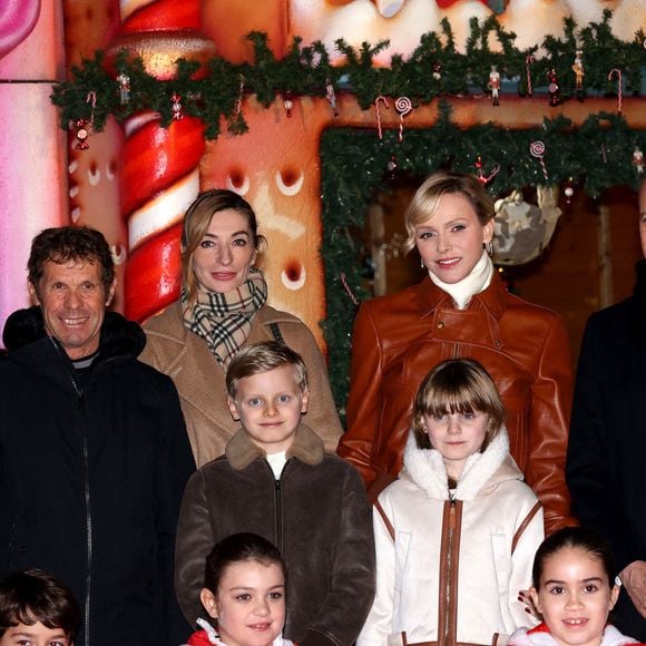 La princesse Charlene de Monaco avec ses enfants, le prince héréditaire Jacques et la princesse Gabriella, a Inauguré le traditionnel Marché de Noël de Monaco, le 6 décembre 2024. Ils étaient accompagné par le nouveau ministre d'Etat de la Principauté © JC VINAJ / Pool Monaco / Bestimage