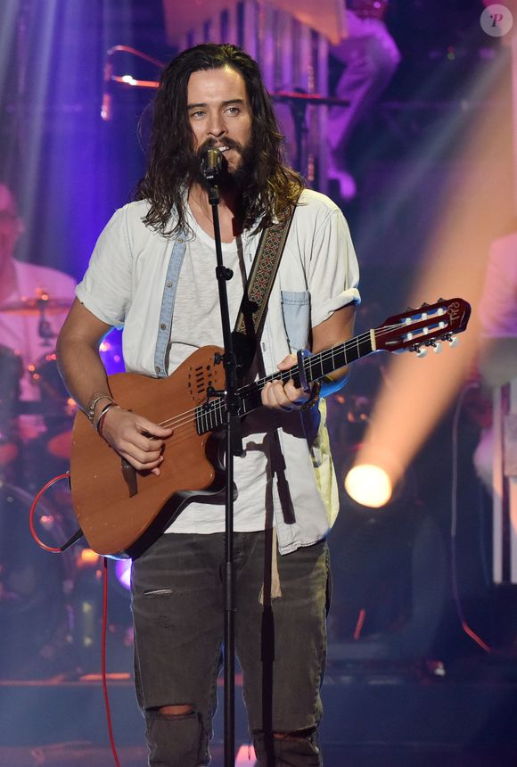 Et après plusieurs années d'absence, Flo Delavega a annoncé une excellente nouvelle à ses fans : son retour sur la scène musicale.

Exclusif - Flo Delavega lors de l'émission "Les Années Bonheur", le 7 mars 2017. 

Photo : Giancarlo Gorassini / Bestimage