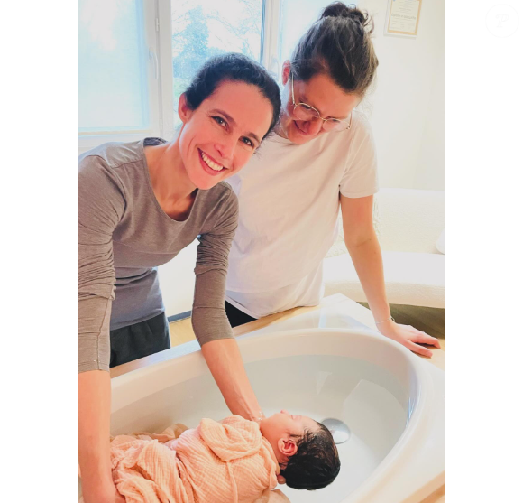 Sur Instagram, Clémence Castel partage de belles photos à trois.

Clémence Castel (Koh-Lanta) et Marie Vallognes partagent des photos avec leur fille Colette.