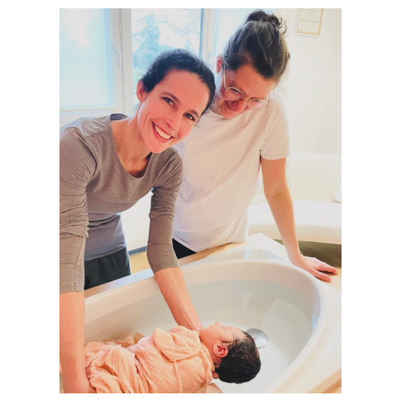 Sur Instagram, Clémence Castel partage de belles photos à trois.

Clémence Castel (Koh-Lanta) et Marie Vallognes partagent des photos avec leur fille Colette.