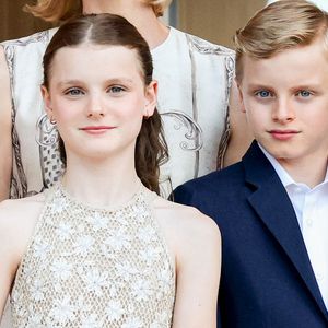 Le prince héréditaire Jacques de Monaco, marquis des Baux, la princesse Gabriella de Monaco, comtesse de Carladès au balcon du Palais princier lors de la célébration de la fête de la Saint Jean sur la Place du Palais princier de Monaco, le 23 juin 2026. La Saint Jean est à l'origine une fête païenne puis chrétienne. Pour les païens, c'était une fête qui célébrait les moissons. Une fois christianisée, cette fête est devenue celle du solstice d'été et donc la fête de la lumière. © Claudia Albuquerque/Bestimage