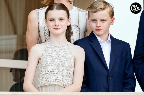 Le prince héréditaire Jacques de Monaco, marquis des Baux, la princesse Gabriella de Monaco, comtesse de Carladès au balcon du Palais princier lors de la célébration de la fête de la Saint Jean sur la Place du Palais princier de Monaco, le 23 juin 2026. La Saint Jean est à l'origine une fête païenne puis chrétienne. Pour les païens, c'était une fête qui célébrait les moissons. Une fois christianisée, cette fête est devenue celle du solstice d'été et donc la fête de la lumière. © Claudia Albuquerque/Bestimage