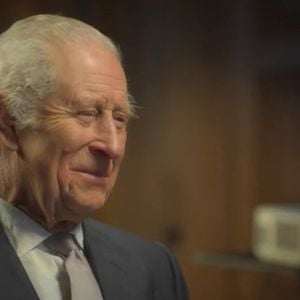 Le roi Charles au palais de Buckingham lors d'une séquence d'ouverture pour la chaîne nationale ITV. Photo par JLPPA / Bestimage