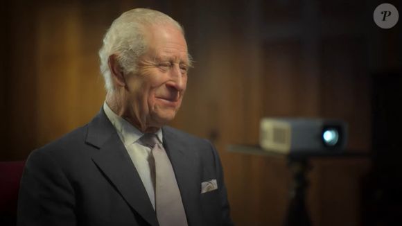 Le roi Charles au palais de Buckingham lors d'une séquence d'ouverture pour la chaîne nationale ITV. Photo par JLPPA / Bestimage