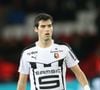 Yoann Gourcuff apparaît brièvement à ses côtés dans les images tournées au moment de leur découverte.

Yoann Gourcuff - People au match de football "PSG - Rennes" au Parc des Princes à Paris. Le 29 avril 2016. © Cyril Moreau / Bestimage