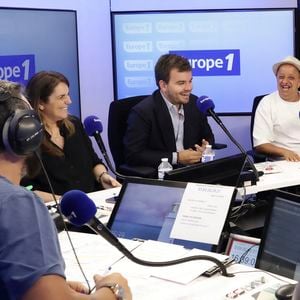 Valérie Benaim, Gauthier Le Bret, Booder - Dernière de l'émission "On Marche Sur La Tête", présentée par C.Hanouna sur Europe 1 à Paris le 26 juin 2025 - © Jack Tribeca / Bestimage