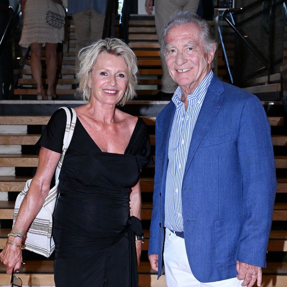 Sophie Davant et William Leymergie ne sont pas passés inaperçus lors du Festival de Cinéma et de Musique de Film de La Baule. 

Sophie Davant et son compagnon William Leymergie - 12ème édition festival des musiques de films de La Baule. © Rachid Bellak/Bestimage