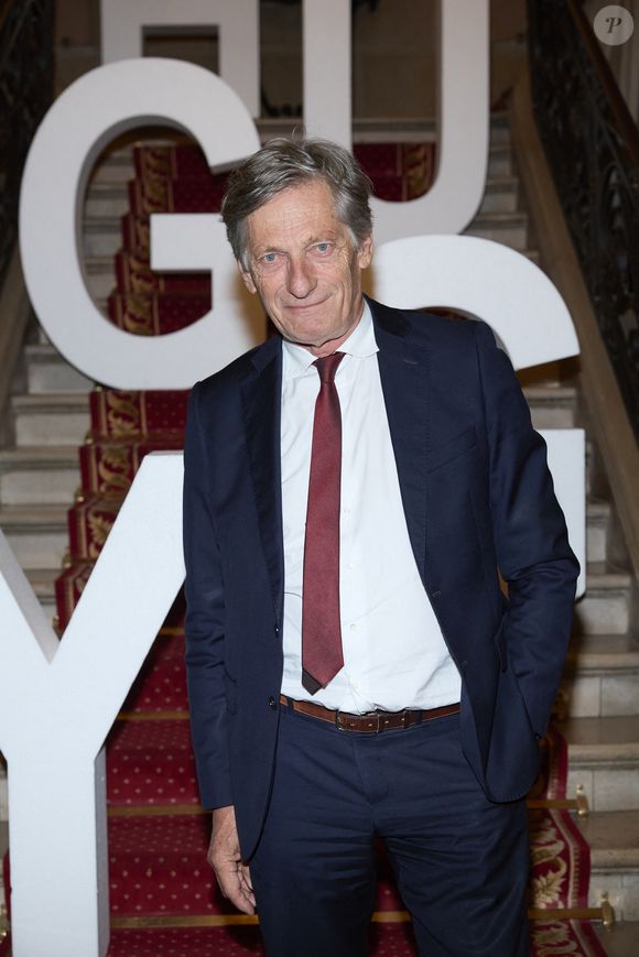 L'occasion pour lui de revenir sur l'entretien d'embauche qui l'a le plus marqué. Un entretien qu'il a passé avec Patrick Le Lay (TF1). 

Nicolas de Tavernost - Soirée de lancement du premier guide "Huggy Paris Numéro 1", un guide avec sa sélection des plus belles adresses de la capitale (hôtels, eat&drink, et home), Paris le 9 octobre 2024. © Cyril Moreau/Bestimage