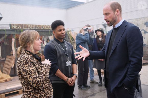 Le Duc de Cornouailles s'est en effet rendu à la London Screen Academy, une école qui forme les futurs professionnels du septième art.

Le prince William, prince de Galles, visite la London Screen Academy à Londres le 12 février 2025. ALPHA AGENCY / BESTIMAGE