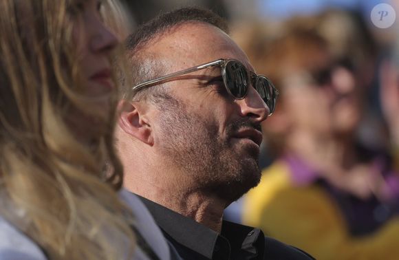 Son mari Michel Ferracci était notamment présent.

Milla Savarese, la fille d'E.Dequenne, et son beau-père, Michel Ferracci - 300 personnes réunies pour rendre hommage à Emilie Dequenne dans sa ville de Chièvres (Belgique), quelques semaines après son décès prématuré. © Photonews / Bestimage