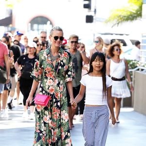 Johnny Hallyday quitte une pizzeria au volant de sa nouvelle Lamborghini Aventador à Brentwood pendant que sa femme Laeticia fait du shopping avec sa fille Jade dans Santa Monica le 20 mai 2017. © Agence / Bestimage
