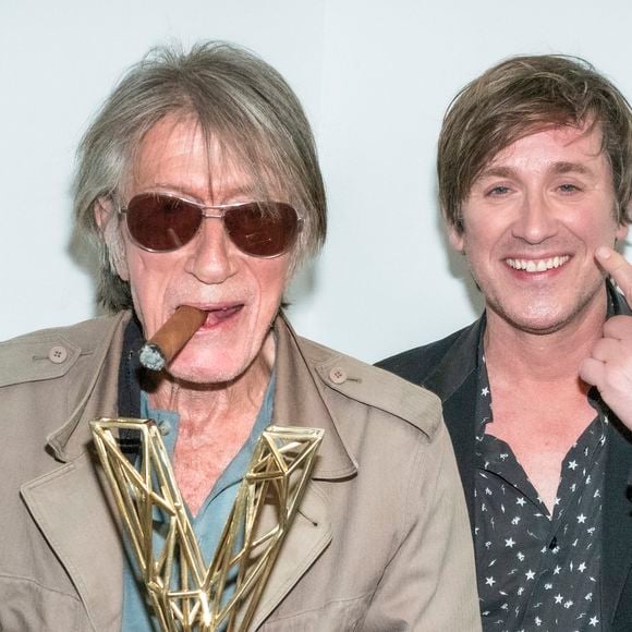 Un spectacle conçu en accord avec Jacques Dutronc et sa famille, et auquel son fils Thomas Dutronc participera

Exclusif - Jacques Dutronc (Victoire d'honneur) avec son fils Thomas Dutronc en backstage lors la 37ème cérémonie des Victoires de la musique à la Seine musicale de Boulogne-Billancourt, le 11 février 2022.
© Cyril Moreau / Tiziano Da Silva / Bestimage