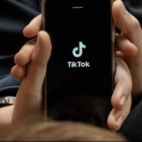 "Il n'y avait aucun signe avant-coureur" : ce célèbre influenceur, star sur TikTok, nous a quittés à l'âge de 25 ans