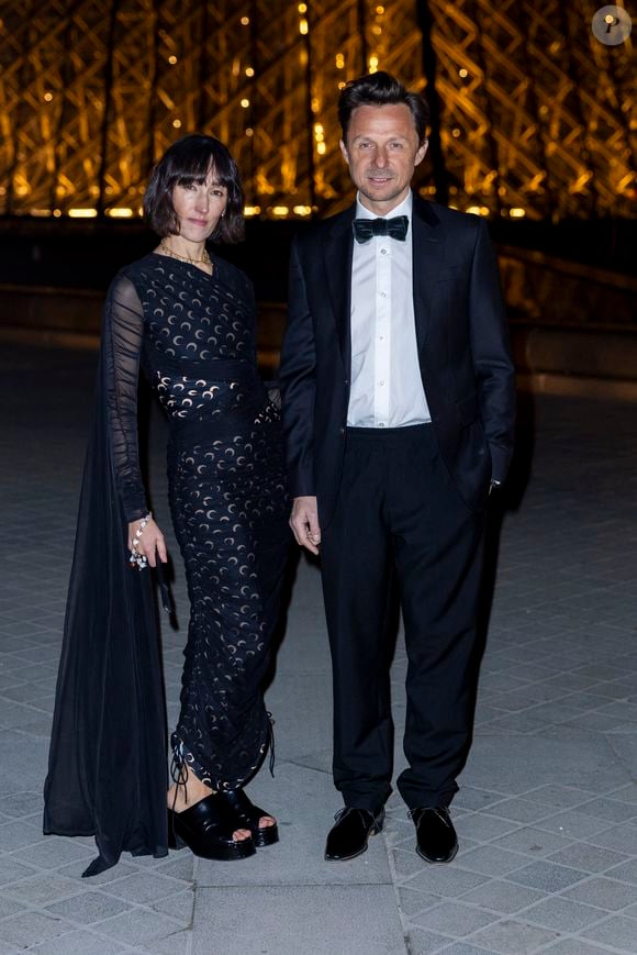 Léa Dassonville, Martin Solveig - Photo Call du « Le Grand Diner du Louvre « lors de la Fashion Week  à Paris le 5 mars 2025. © Olivier Borde /Bestimage