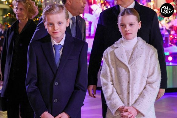 La princesse Gabriella et le prince héréditaire Jacques lancent les illuminations de Noël en Principauté, depuis la place du Casino à Monaco, le 29 novembre 2025. 

© Claudia Albuquerque/Bestimage