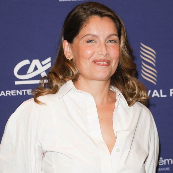 De son côté, Laetitia Casta avait choisi de porter un ensemble de vêtements signé Jacquemus

Laetitia Casta au photocall de la cérémonie de clôture lors de la 19ème édition du festival du film francophone d'Angoulême, France, le 29 août 2026. © Coadic Guirec/Bestimage