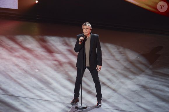 Exclusif -  Julien Clerc lors de l'enregistrement de l’émission La Grande Fête de Carcassonne, diffusée le samedi 6 septembre à 21.10 sur France 2, dans la Cité Médiévale de Carcassonne, France, le 24 juin 2025. © Jack Tribeca/Bestimage